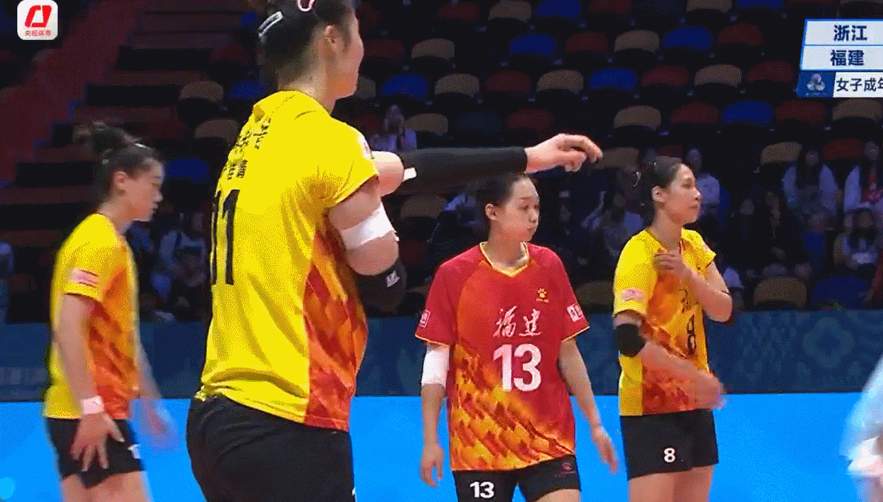 11月15日，第十五届全运会小组赛，庄宇珊领衔的福建女排以3-1（25-22/2