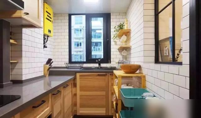 真的悔到拍大腿！刚刷到位网友说入住一年厨房踩的坑——没装挡水条水漫地、水槽选得差