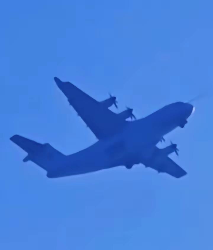 恭喜，中型预警机有新平台了！运30这个项目已经很多年了，今天总算落地，期间气动