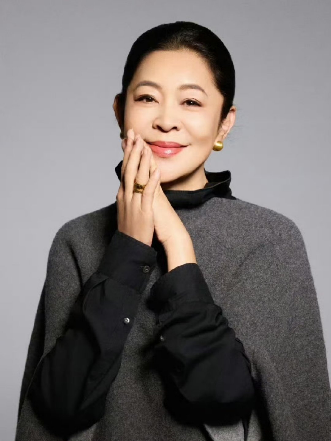 倪萍真的给人看力竭了倪萍在浪姐里，多次提议为失误选手提供额外机会，例如阚清子演