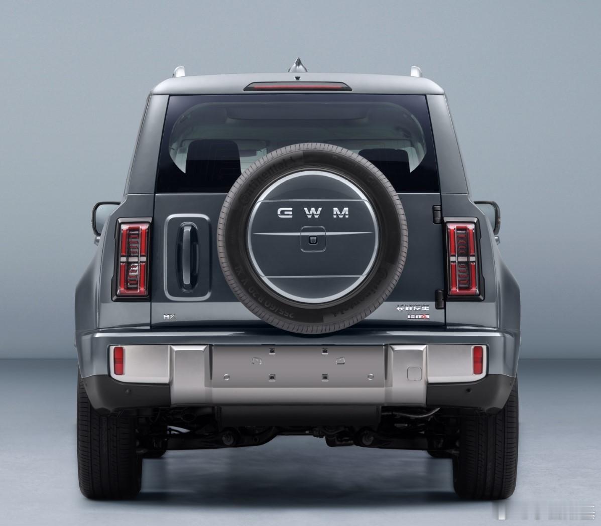 看完哈弗这个旗舰方盒子感慨，这车是真大啊！车高做到了1970mm，好家伙，奔着2