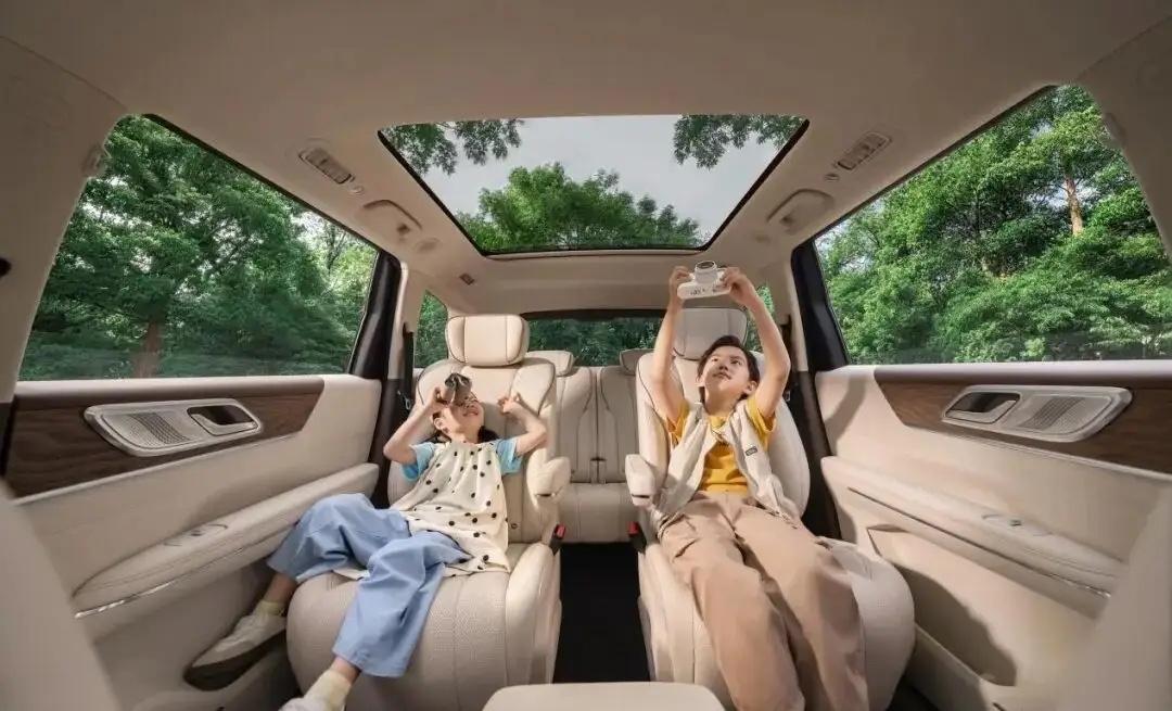 告诉你车圈五个非常扎心的现实：1、比亚迪最厉害的并非纯电，而是混动。2、纯