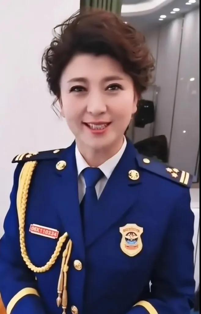 辽宁卫视导演组这回估计是真愁秃了，昨晚十一点灯都没灭。哪怕网