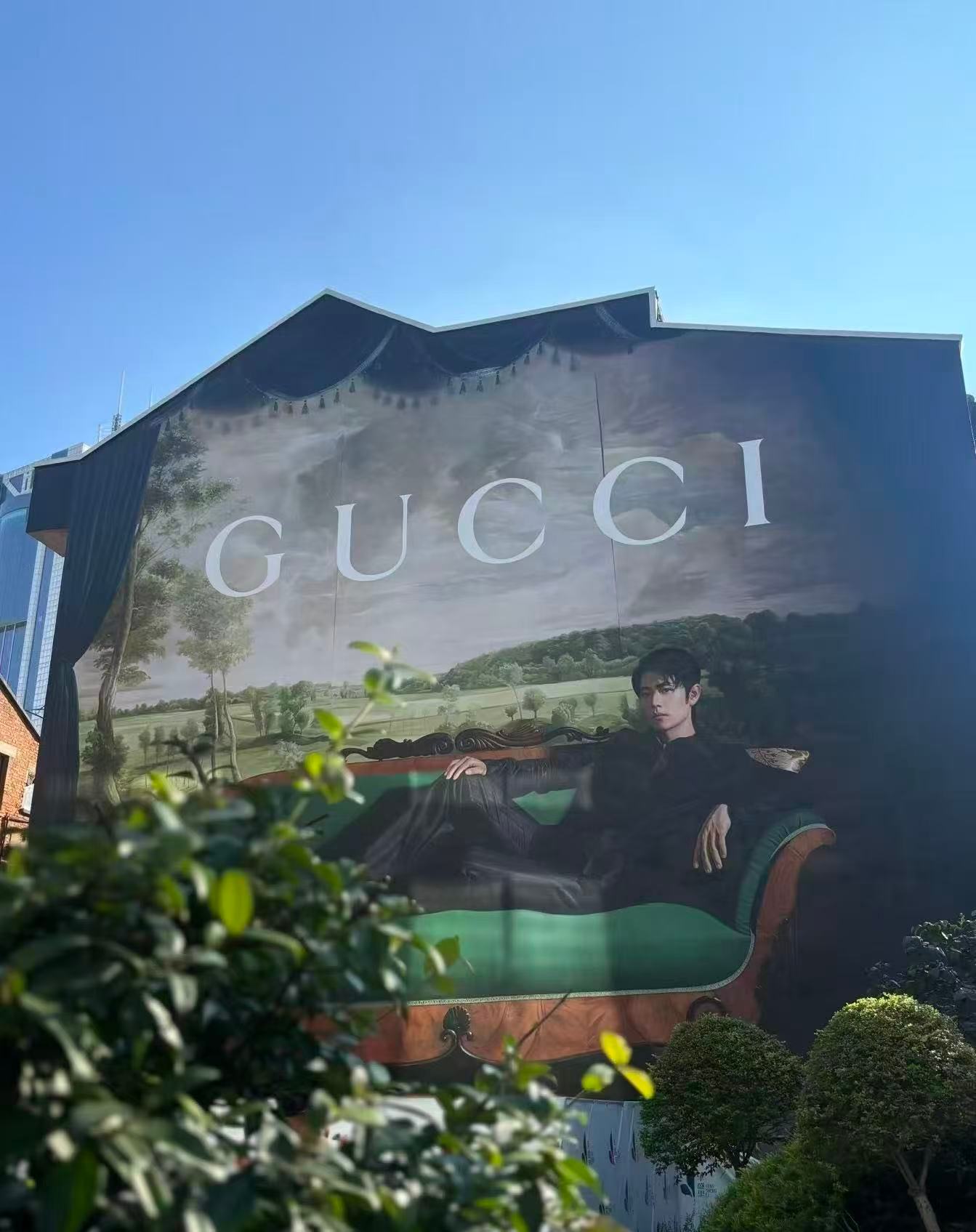 肖战gucci品牌代言人复古油画笔触下的这张亚洲面孔，已是全球化叙事里不可替代