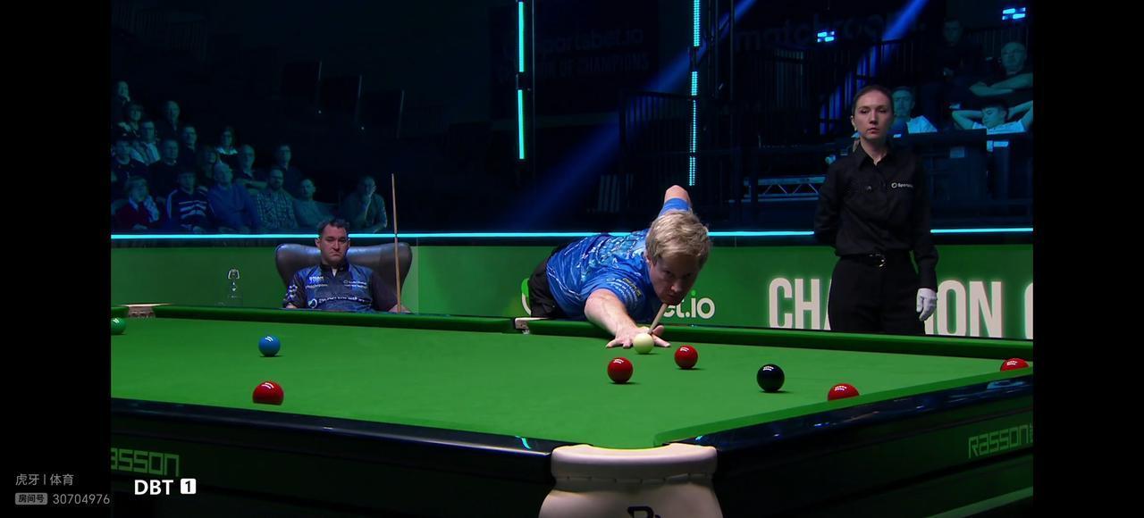 尼尔-罗伯逊4-1战胜汤姆-福德，晋级冠中冠8强！刚刚结束了一场2025斯诺