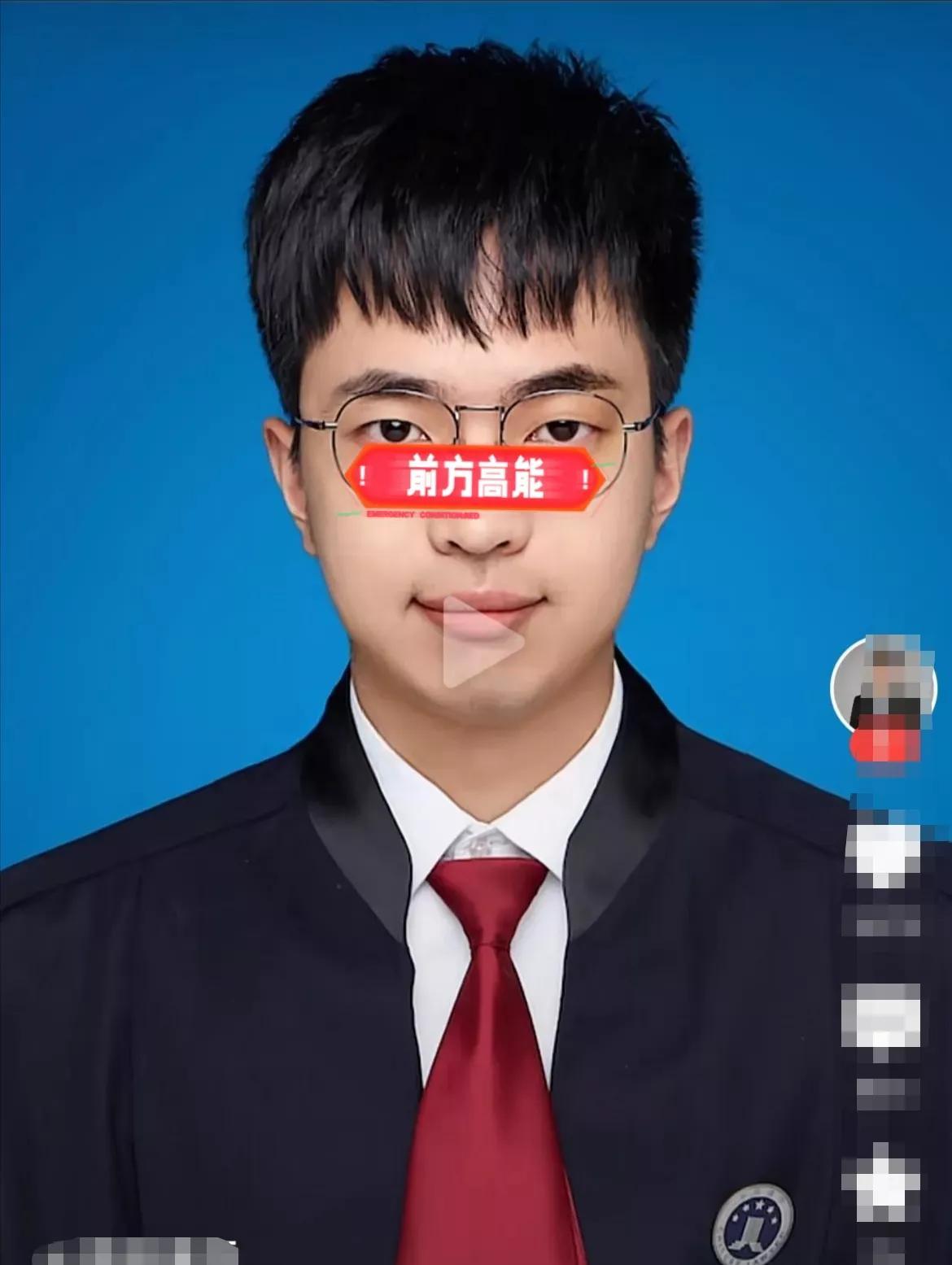 他在虐猫的时候，应该想不到如今的结局吧？看其外表，长的眉清目秀，怎么也想不到，