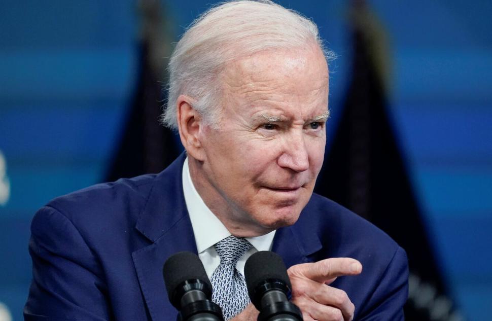 司法部长邦迪正在审查拜登通过自动笔签署的赦免令起因是众议院一份监督报告突然炸