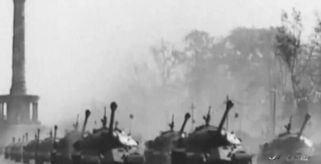 对于曾经在1945年9月7日柏林阅兵式上曾经把西方军人吓了一跳的去苏联斯大林-3