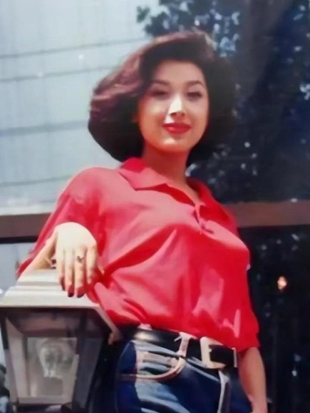 1994年，孙悦为了买下《祝你平安》这首歌，硬着头皮找人借钱：“哥，你能不能先别