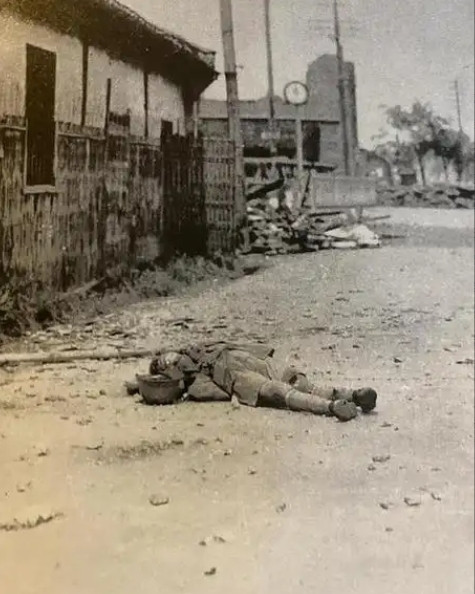 1945年8月，日军宣布投降后，11名日军逃到了辽宁太平房火车站躲避，没想到的是