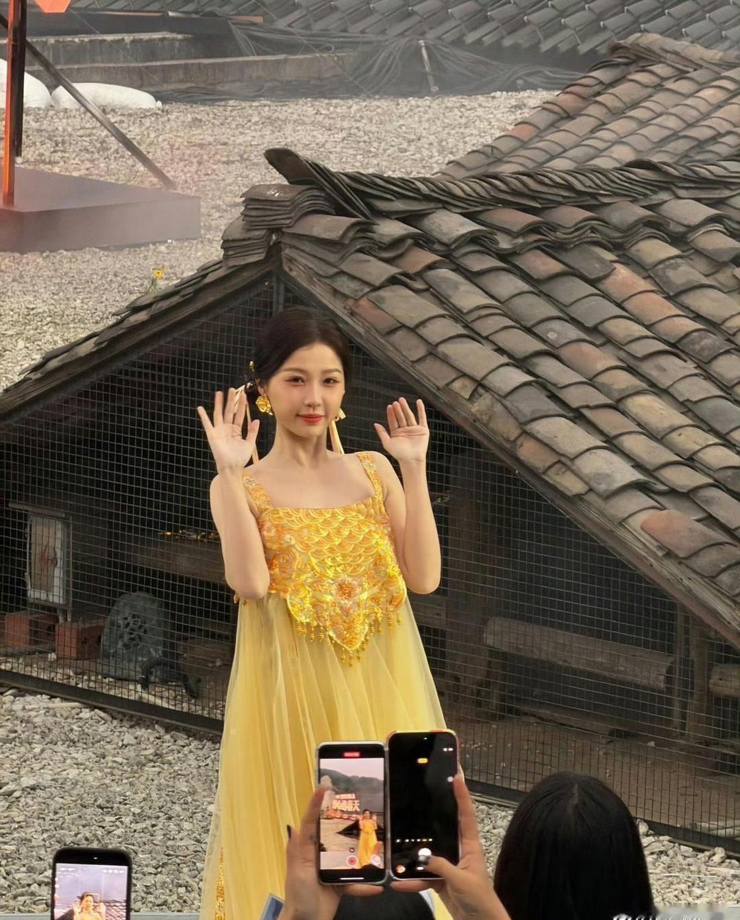 女明星确⁠实个⁠个都‏好‏看‏‎，连没修过的生⁠⁠图都这么惊艳。‍⁠​​​