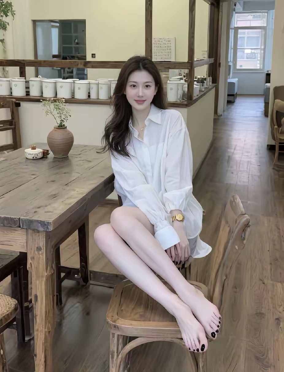 白到发光的姐姐谁不爱！真的是一白遮百丑的天花板，这也太好看了吧！