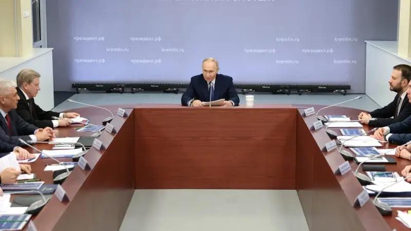 普京正在酝酿“大计划”？1月17日，地缘政治专家马克·钱皮恩公开表示：普京的沉