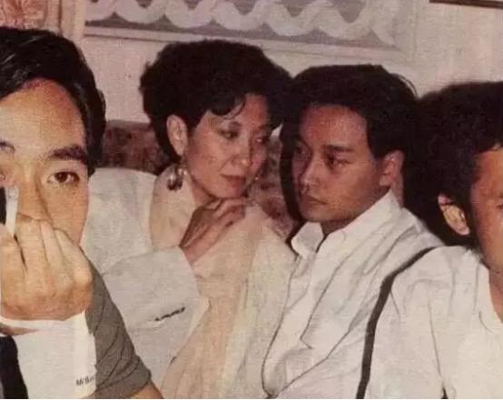 张国荣去她家洗澡连门都不关！林青霞40多年还把她的支票退回去当宝贝！黄霑当年气得