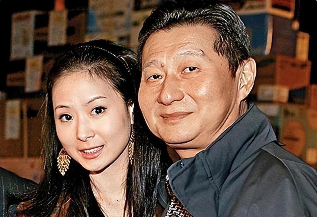 “包养情人无数”简直太炸裂了！商界传奇孙道存。想当年，大学时初恋那事儿，跟看了