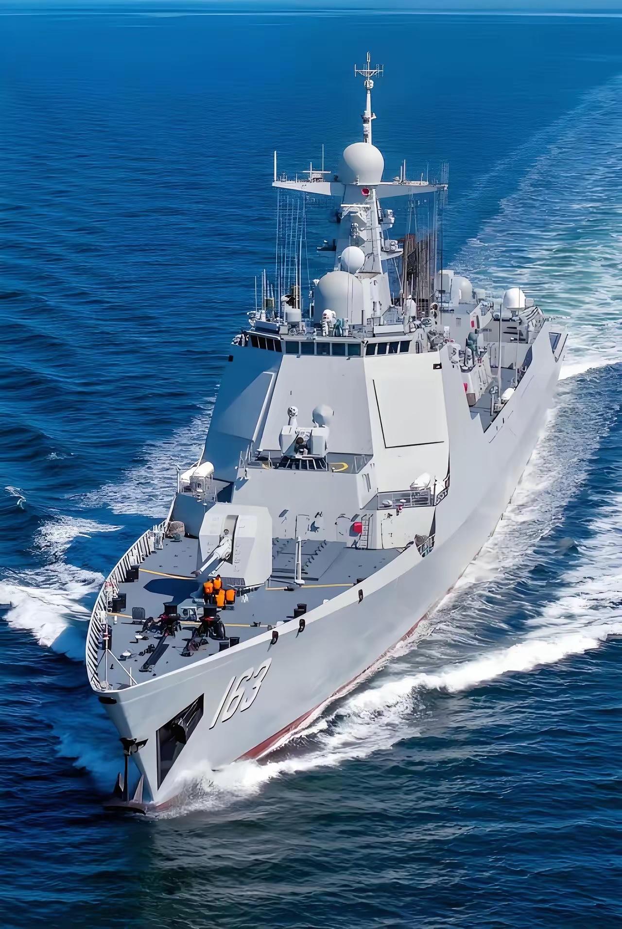 海军驱逐舰的情况是这样的，052D型驱逐舰目前已经服役了三十二艘，还有七艘在舾装