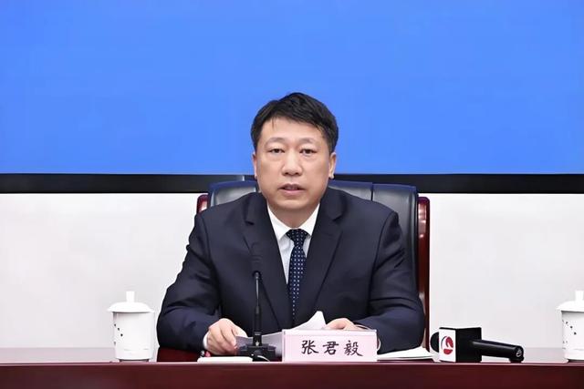 安徽省委决定: 张君毅任安庆市委书记