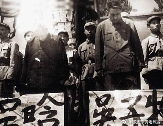 吴晗（1909年-1969年），原名吴春晗，字伯辰，浙江义乌人。他是现代明史研究