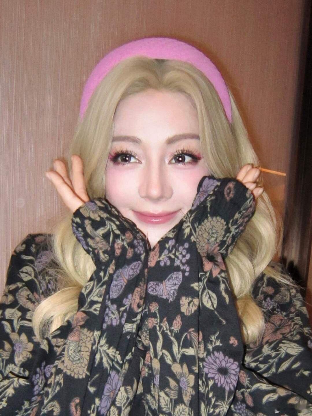 热巴好像有自己独自一人的购衣渠道…这件衣服如果我穿起来不知道得有多灾难，热巴穿起
