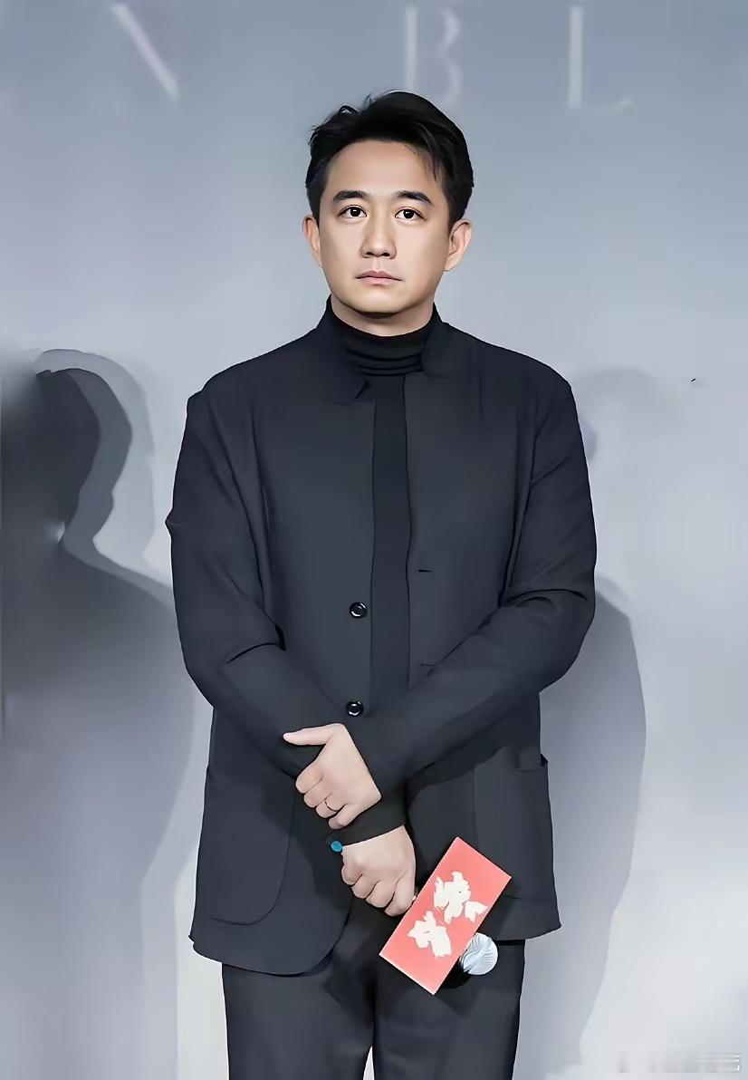 黄磊去做导演了，这不重要主演是胡歌李沁，这也不重要重要的是胡歌太够义气了，最大b