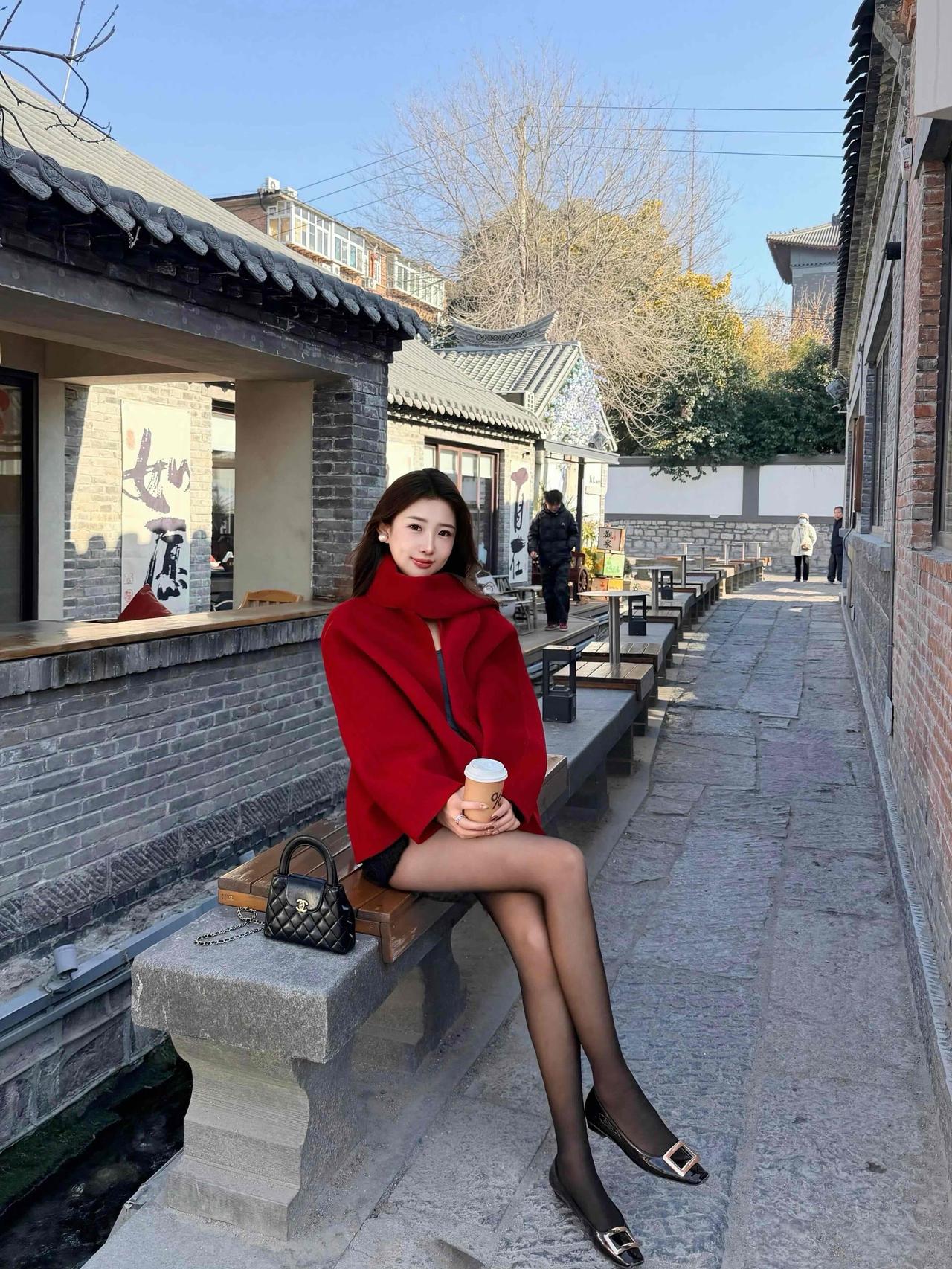 Officelady|晨光里的港风注脚