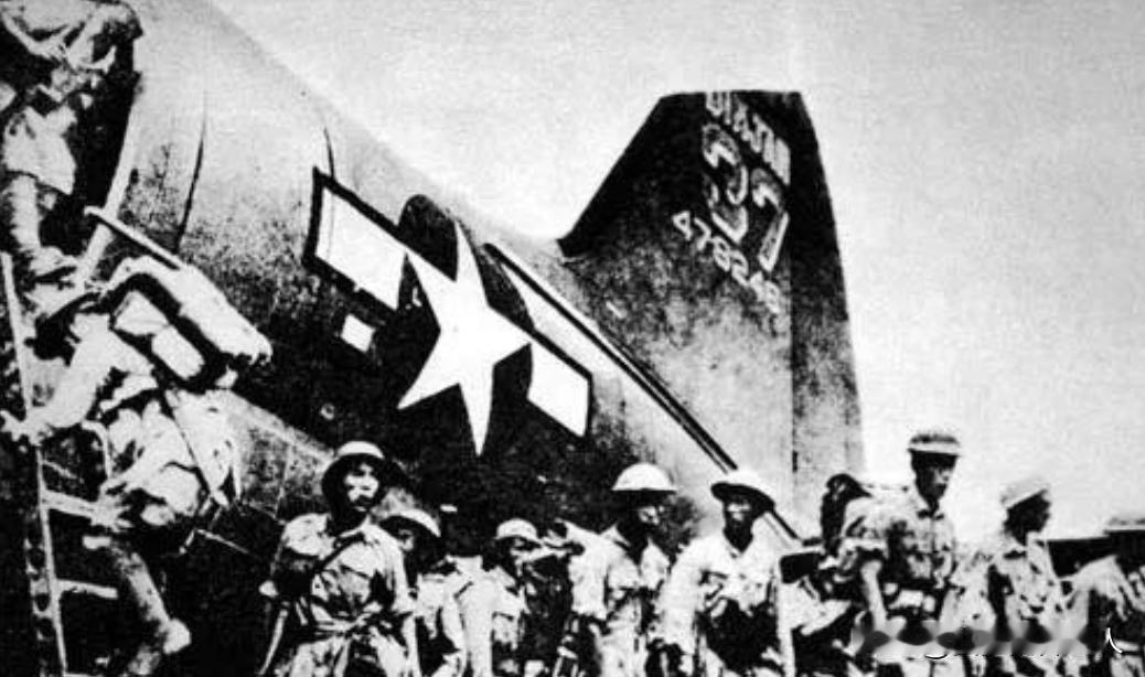 在重庆开会时，蒋介石提出让毛泽东担任省长。毛泽东平静地问道：“委员长要我担任哪个