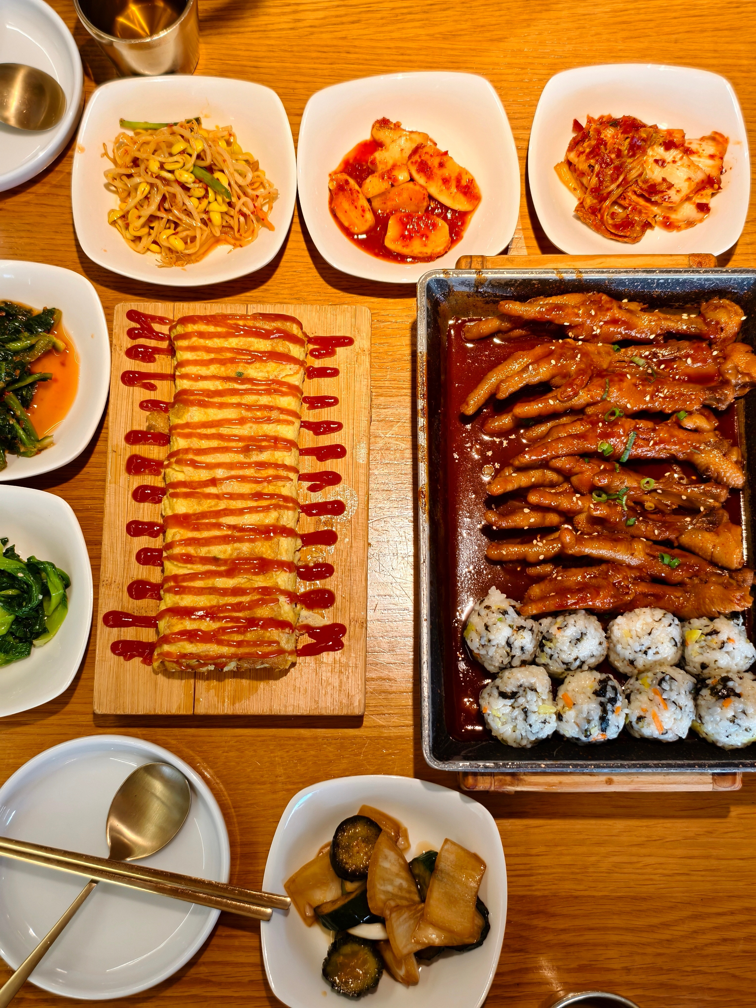 周末啊，终于吃上饭了。吃个新菜，辣炒明太鱼鸡翅。