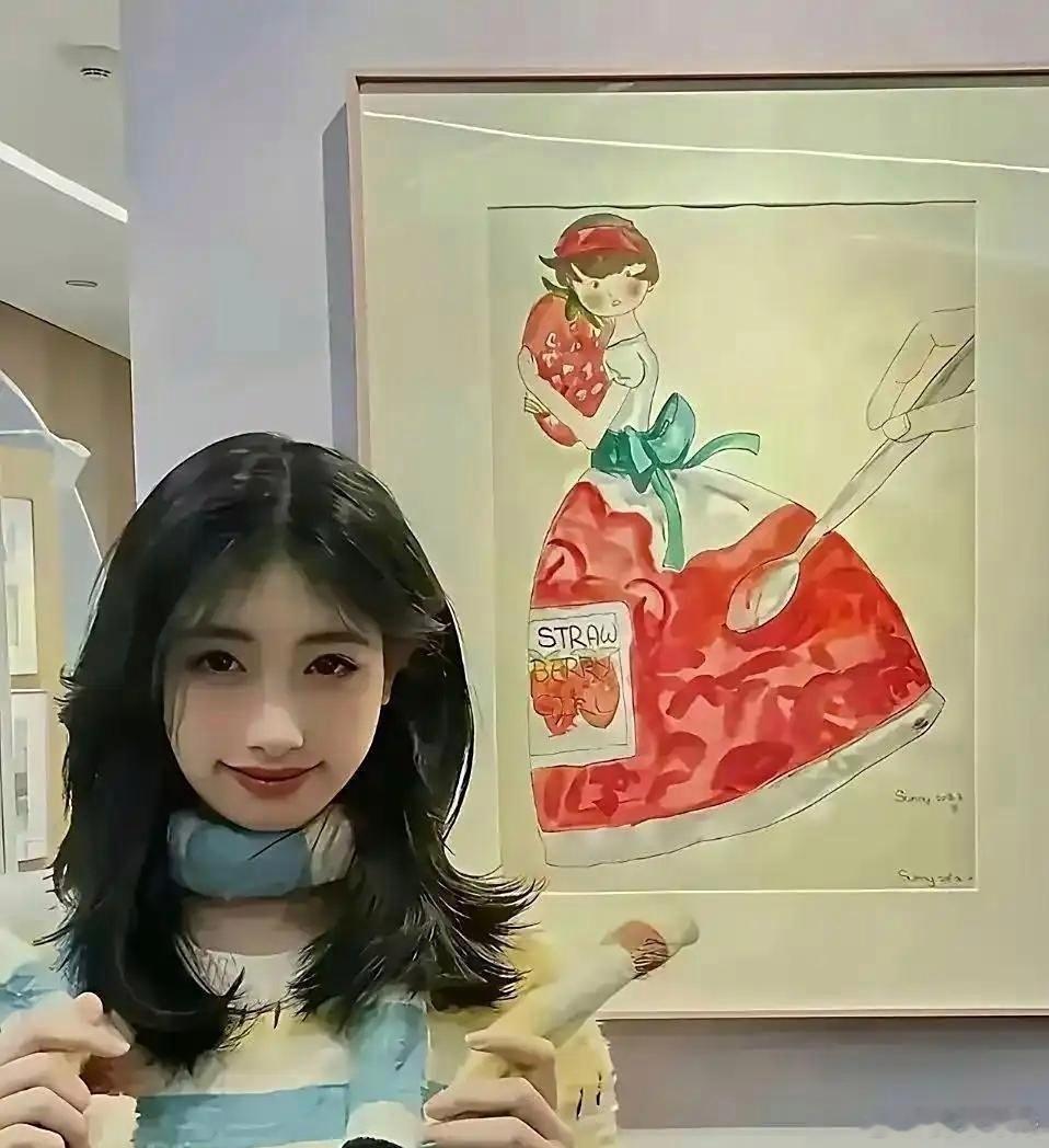 左边是冯‏小刚女儿的画﻿‎，右⁠边是李湘女儿的‎﻿画，大家觉得她‏俩‎‏在绘画‎