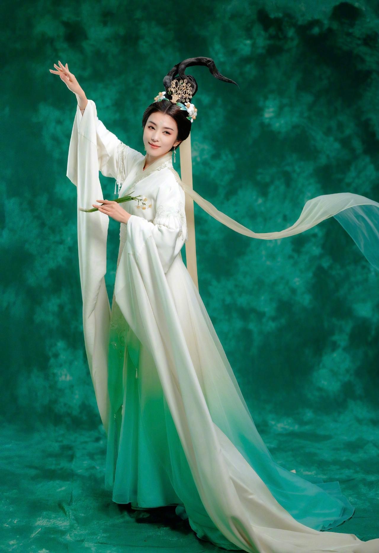 春晚惊现仙宫神女！李云霄水仙造型封神，《镖人》燕子娘更显反差魅力2026年