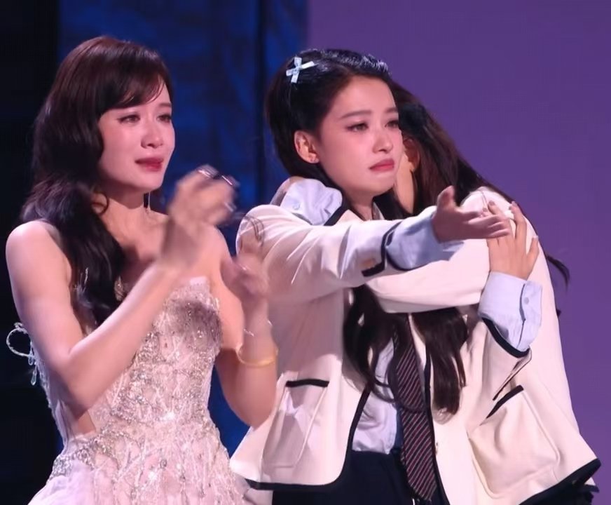 能不能不虐孙怡了她说“很不喜欢站在这里”的时候，我鼻子酸了。不是矫情，是真的被