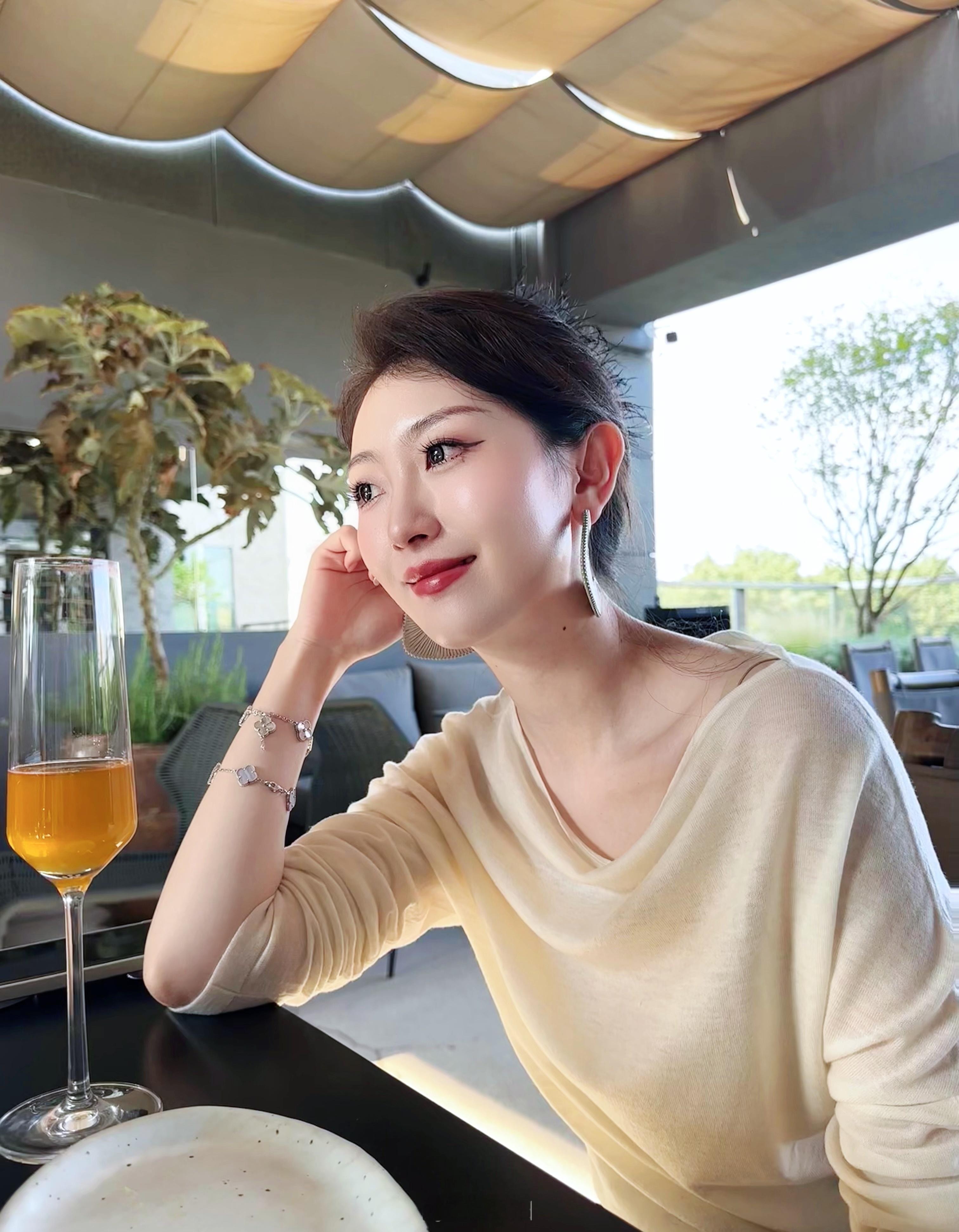小姐姐的午后时光​​​