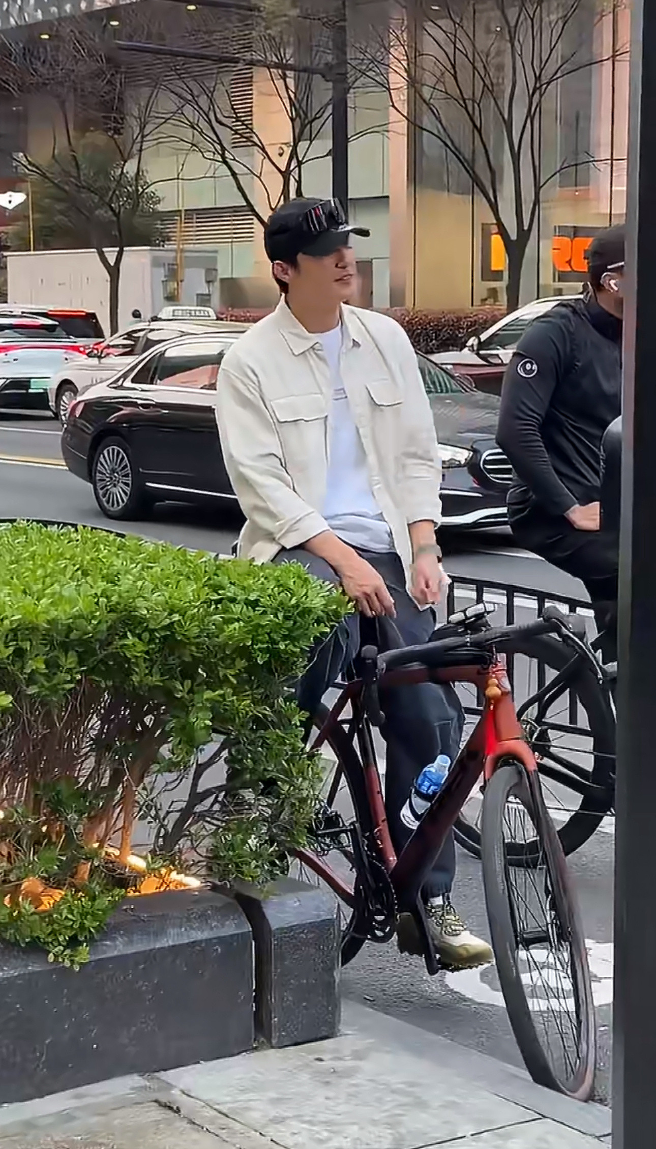 黄景瑜自行车10万黄景瑜这身板是真帅啊