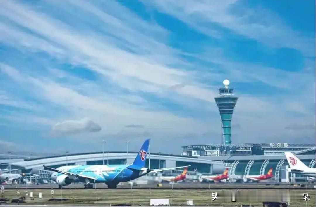 【🚀历史性突破！广州白云机场跻身全球顶级航空枢纽俱乐部】✈️年度旅客吞吐