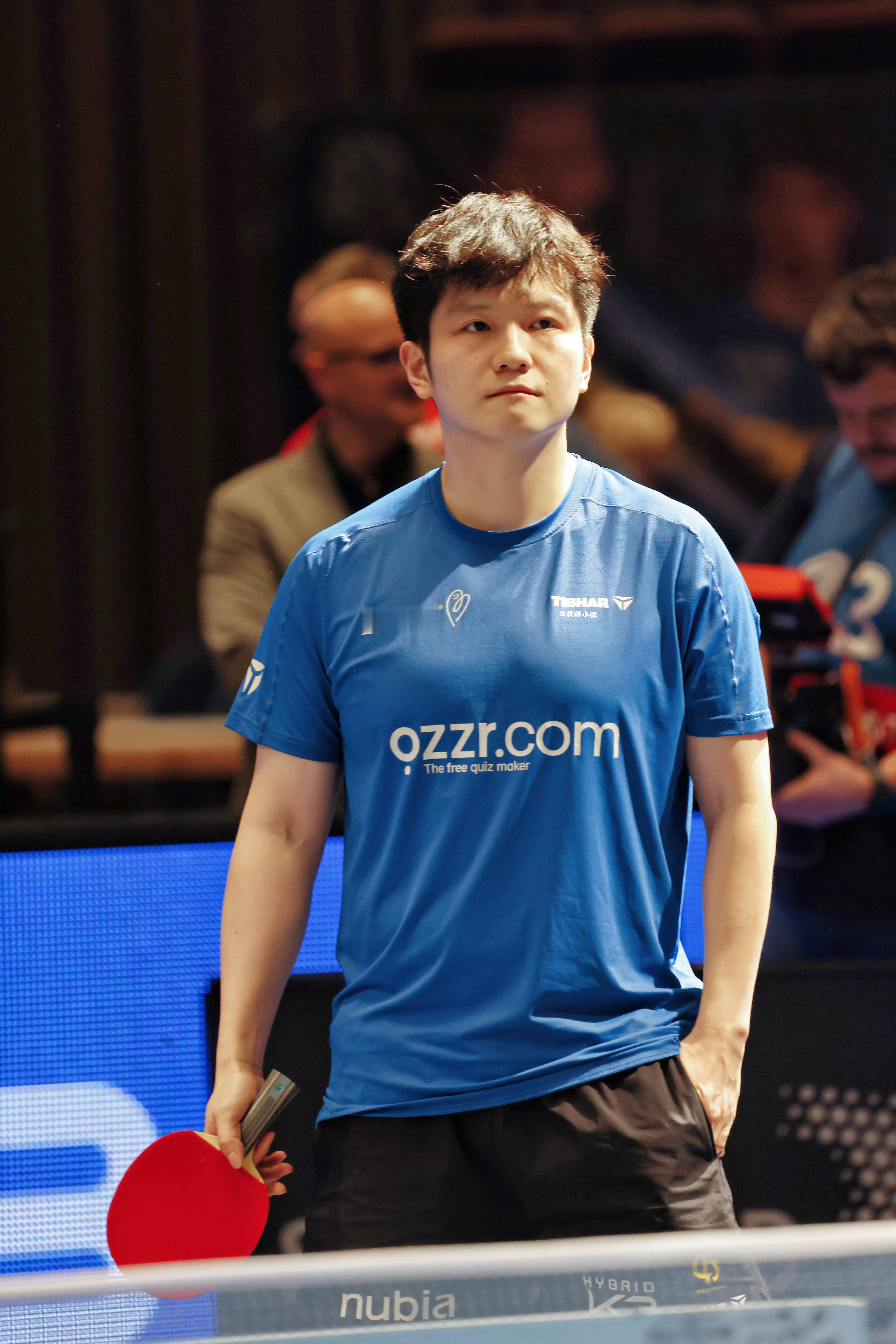 樊振东率队2025完美收官世界上最甜美的小饼干，明年见！