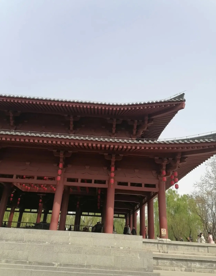 给大家介绍一所西安的二本学校，低分孩子的福音，录取分不高，四百多分就可以上，地处