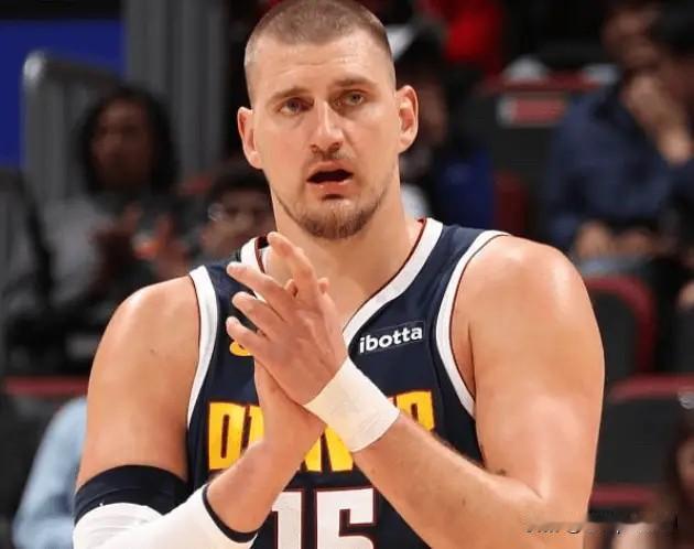 根据ESPN的消息，尼古拉-约基奇有望在一月底复出。根据此前消息，尼古拉-约