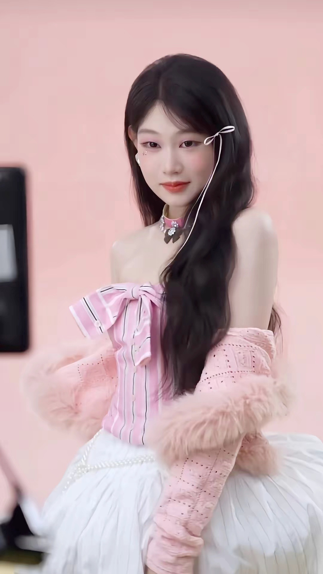 大家都说跨年晚会上沈佳润翻车这么严重，以后没人请她了。我觉得倒不会，她还有一首代