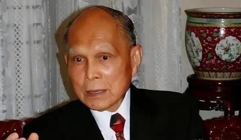 1996年，张子强绑架李嘉诚的儿子李泽钜，拿到了10亿的赎金，接着张