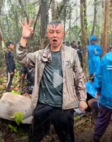 润人携妻带娃偷渡美国，“黄泥汤”下真有天堂？🥲