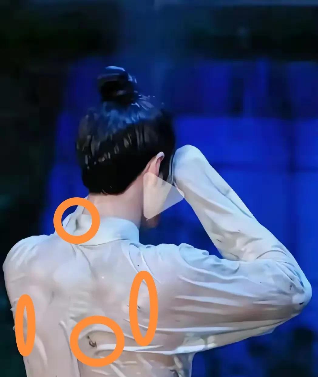 《藏海传》99%的人都白看了。真的很佩服肖战，一般人估计真没这个勇气。藏海被