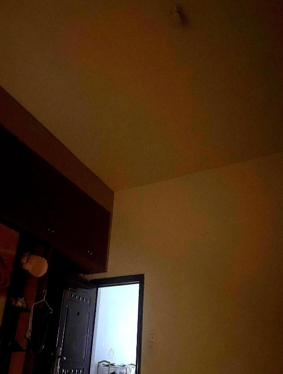 我跟我二婚的老公啊，都在一起七年喽。我俩吧，说不上互相爱着对方，可奇怪的是，夫妻