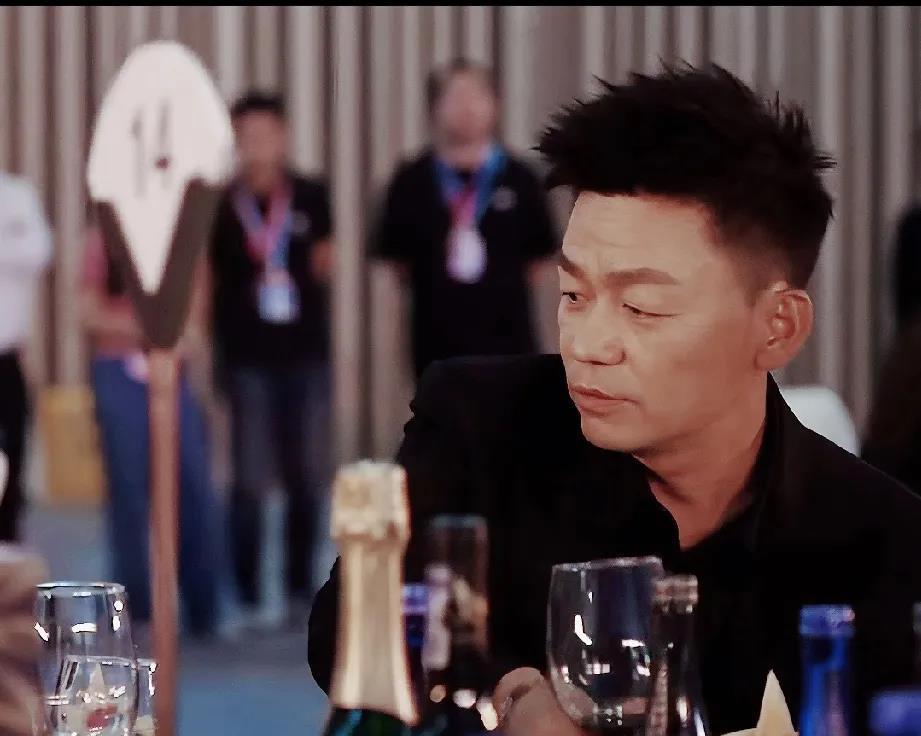 强的离谱，王宝强离开视圈10年，回头一看发现能打的不多啊。王宝强离开