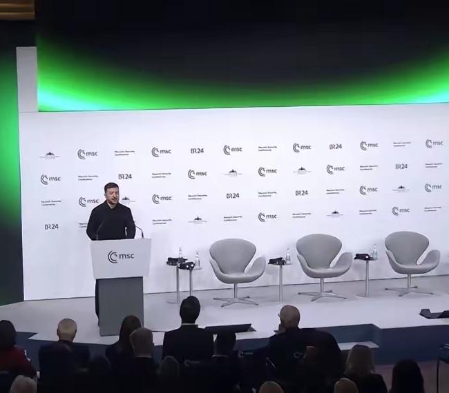 泽连斯基说欧尔班不应只顾及自己的肚子，而应防止俄坦克开进布达佩斯2月15日，