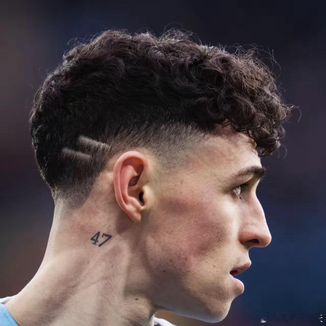 福登堪称瓜迪奥拉执教生涯中获益最多的球员之一，他能取得如今成绩，身价最高达1.5