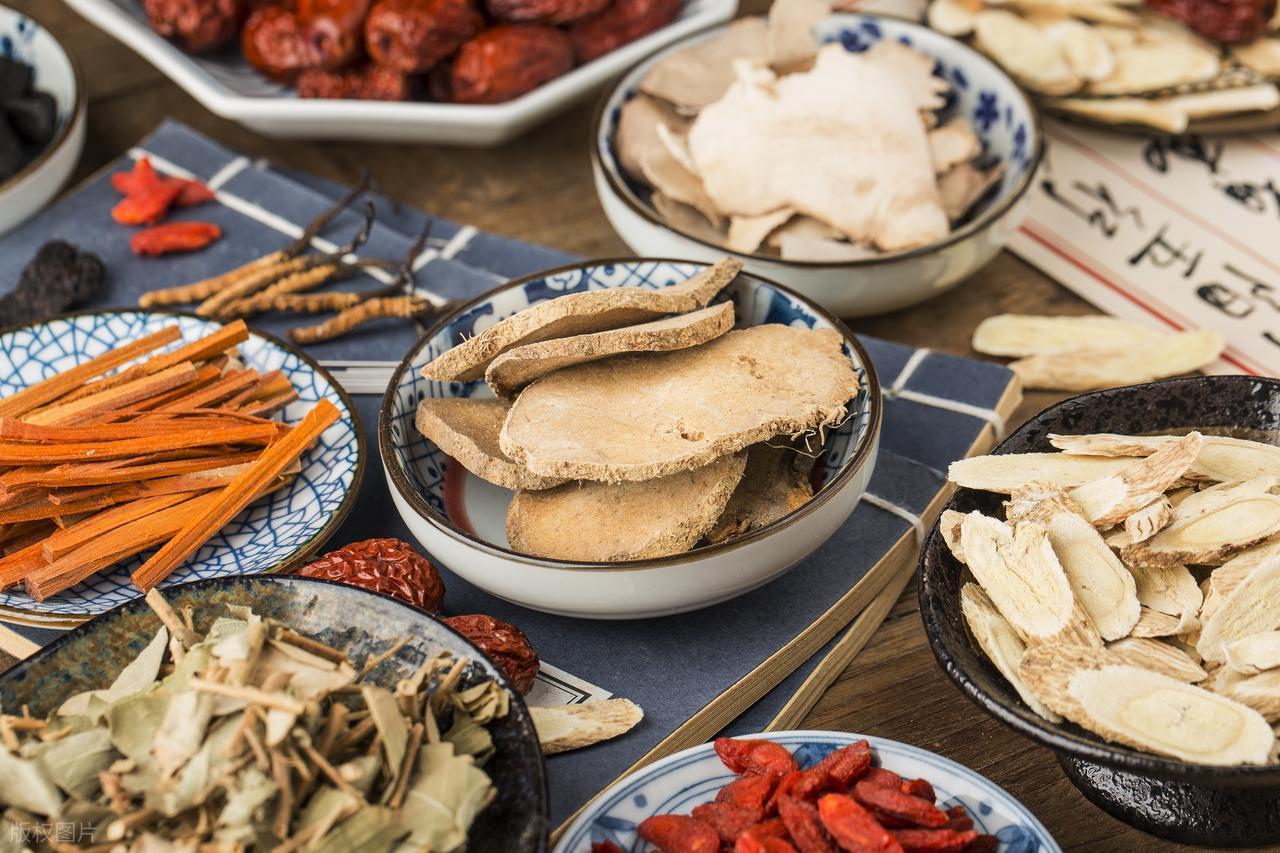 再顽固的高血压，也怕这两味药！ 不少人一被查出高血压，就满心疑惑：是不是自己