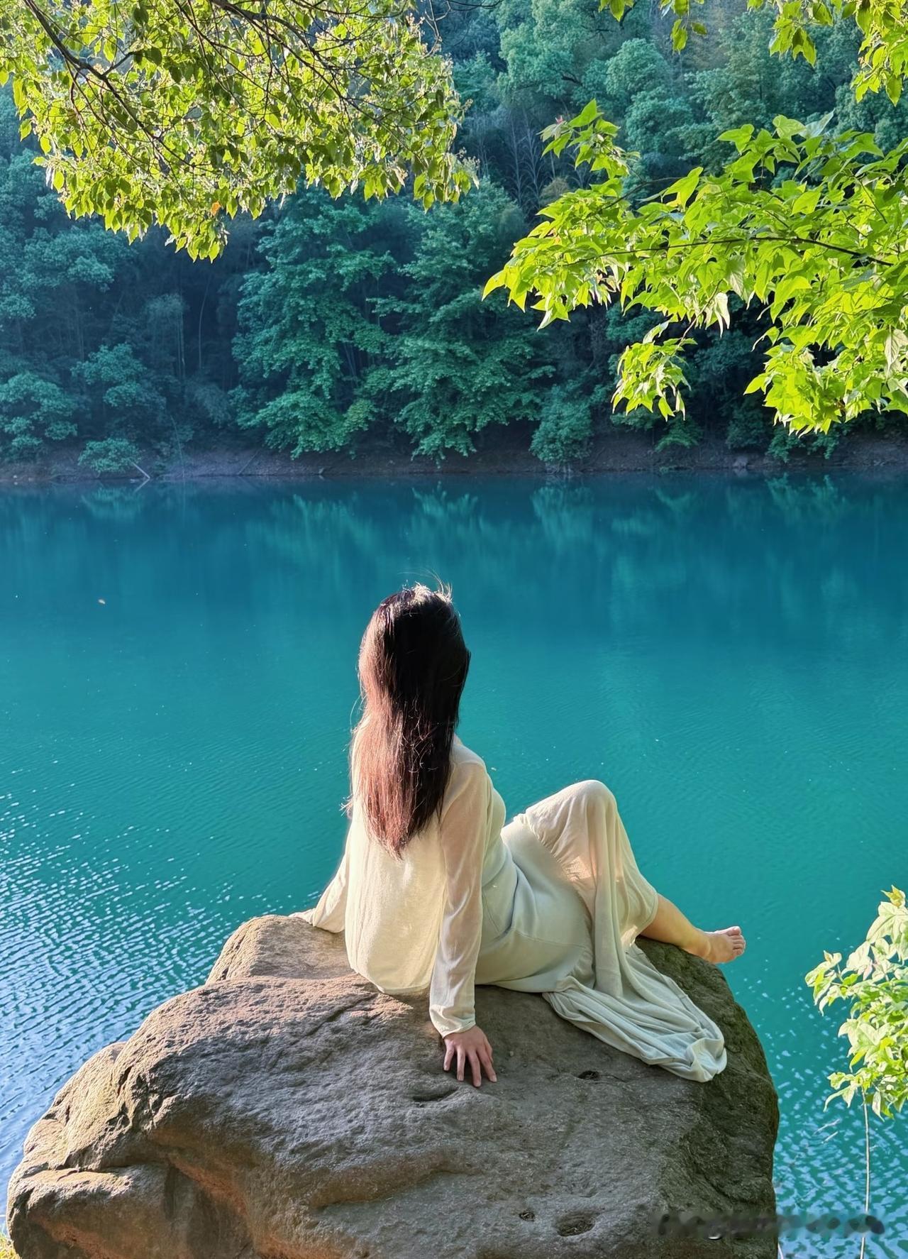 近日，湖南一位28岁的女公务员很是苦恼。她与东北的老公很相爱，也生了个娃。