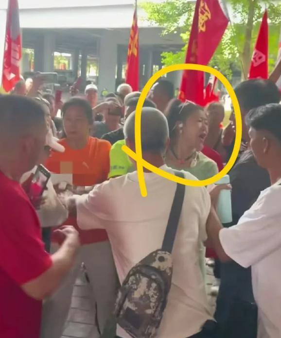 好消息！刀郎演唱会太原站外场，成功抓到两个黑子，并移交给帽子叔叔。大快人心事，妖