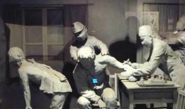 1941年，日本军医曾进行过一项“人马换血”实验，他们将活人的血抽出来，再把马血