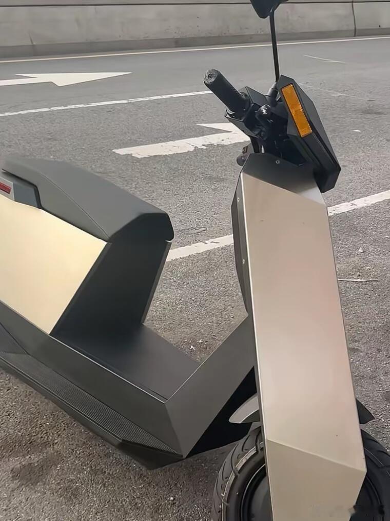 兄弟们，这是什么品牌的电动车呀？​​​
