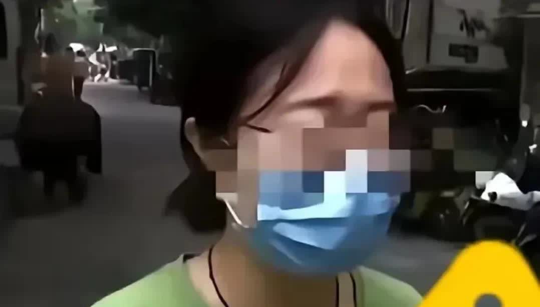 在女儿的心里，父亲不如一条狗。杭州有位父亲，因为弄丢了女儿养了五年的狗，挨了
